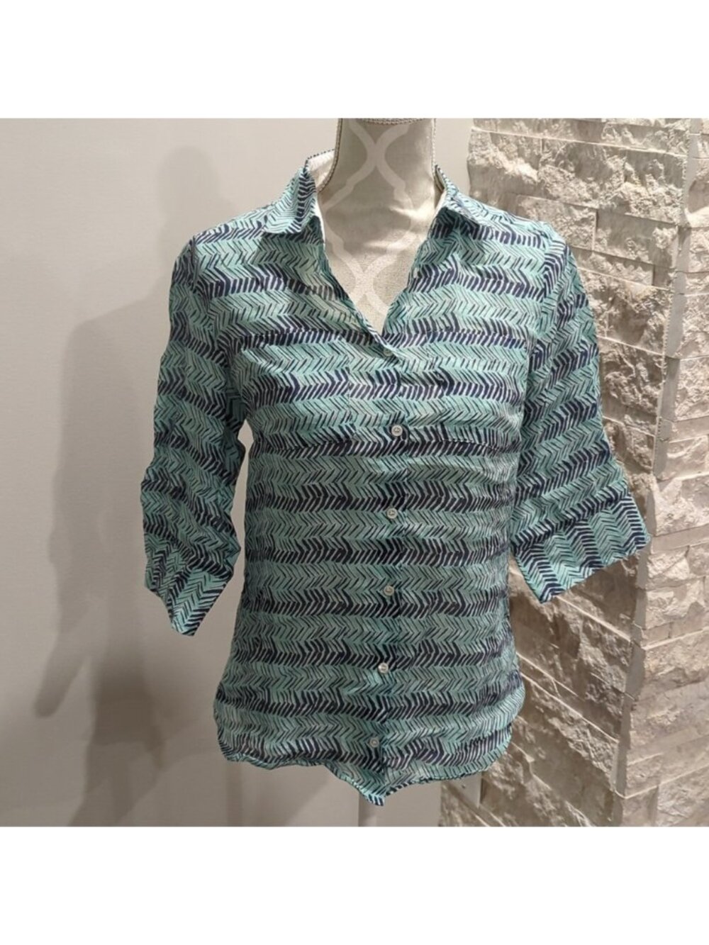 Weekend Maxmara button up Blue tones in abstract chevron print